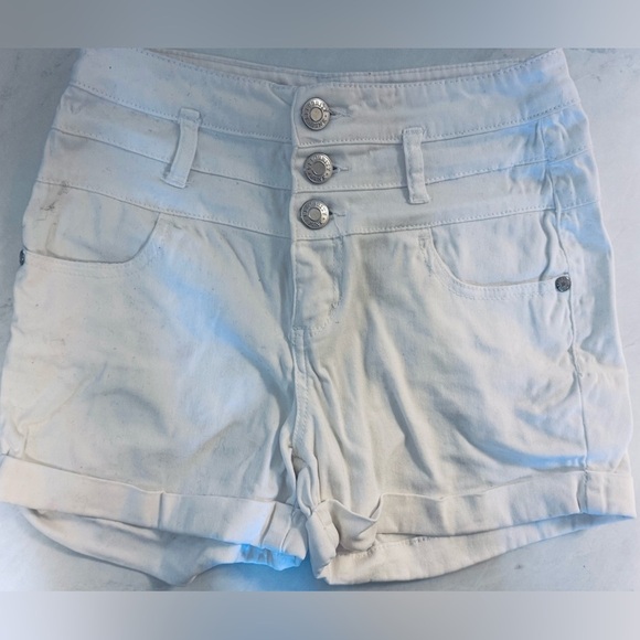 Celebrity Pink Women’s White Button-Up Jean Shorts - Picture 2 of 6